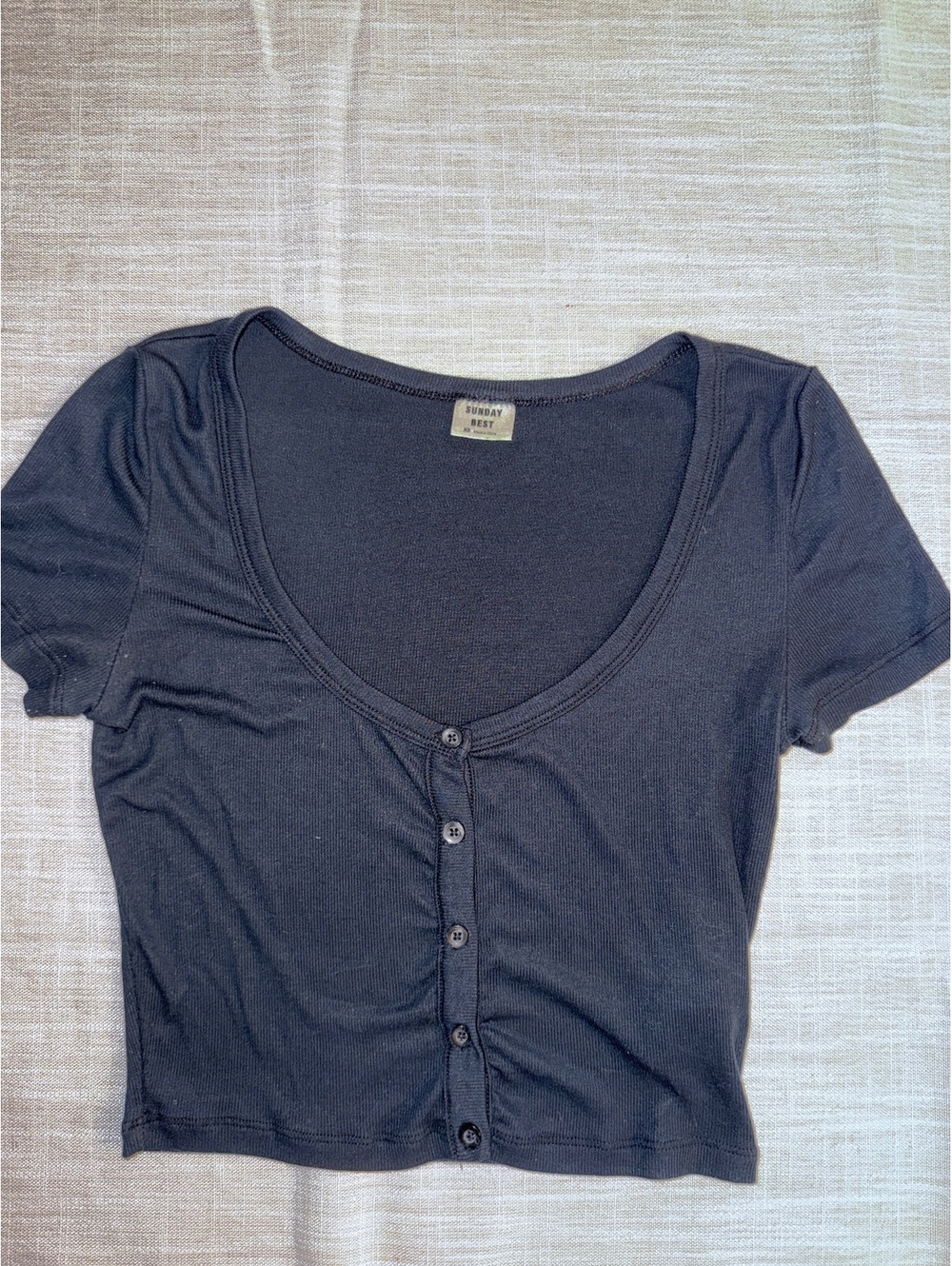Sunday Best Black Button-Front Crop Top XS